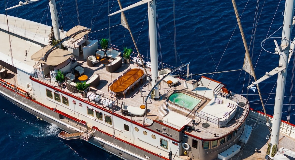 THE LANGLEY yacht charter 5