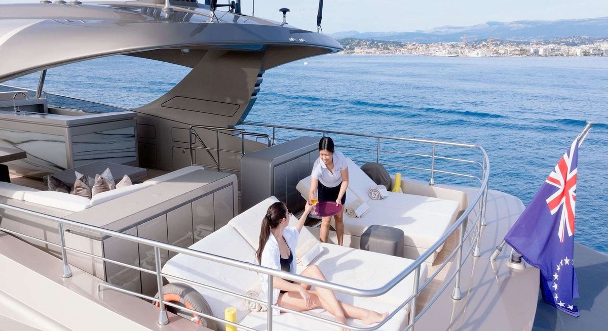 THE PALM yacht charter 4