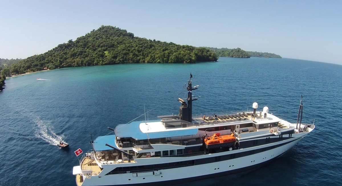 Yacht charter VARIETY VOYAGER YACHT CHARTER
