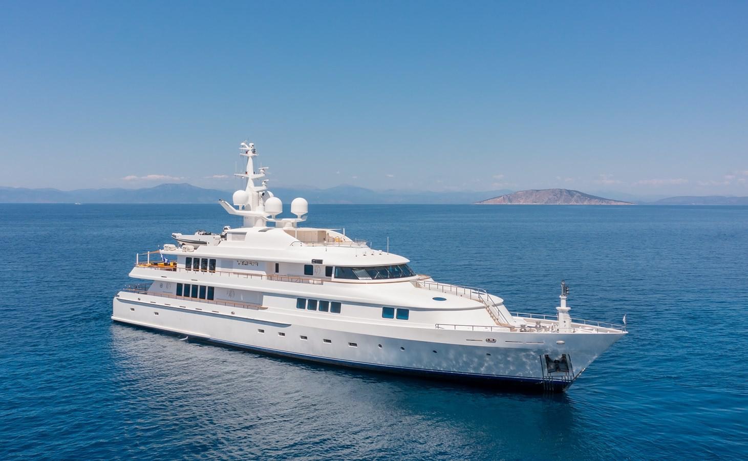 VERA yacht charter 1