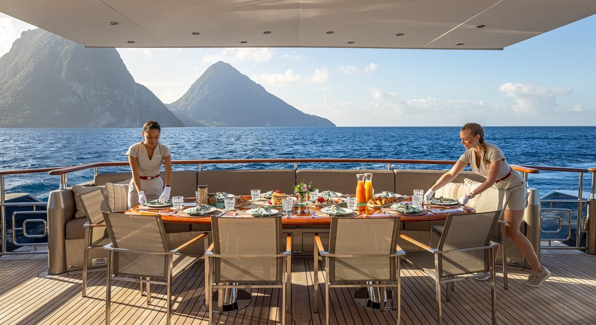 VESPER yacht charter 4