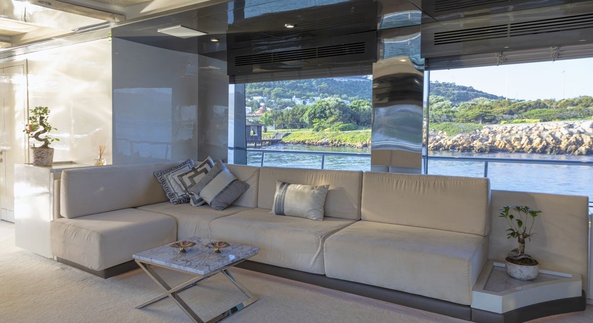 VETRO yacht charter 4