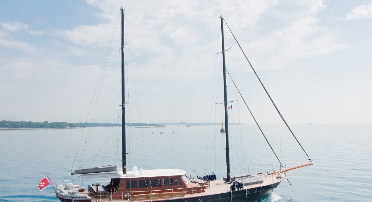 VITA DOLCE yacht charter 2