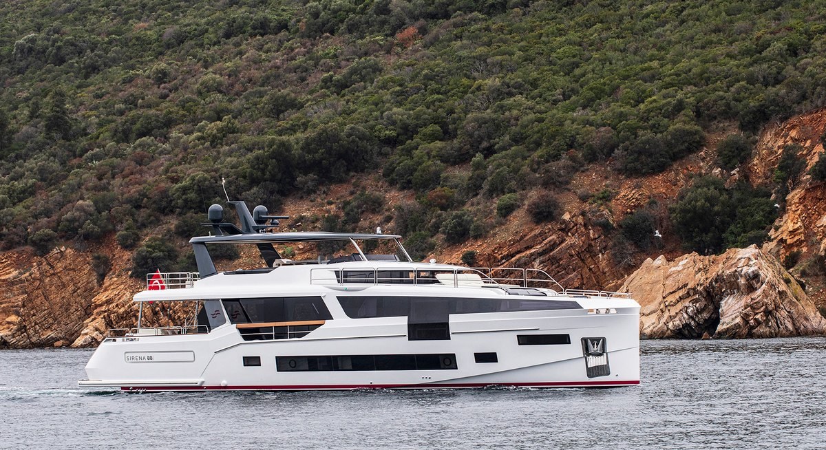 VITAMINA GRANDE yacht charter 1