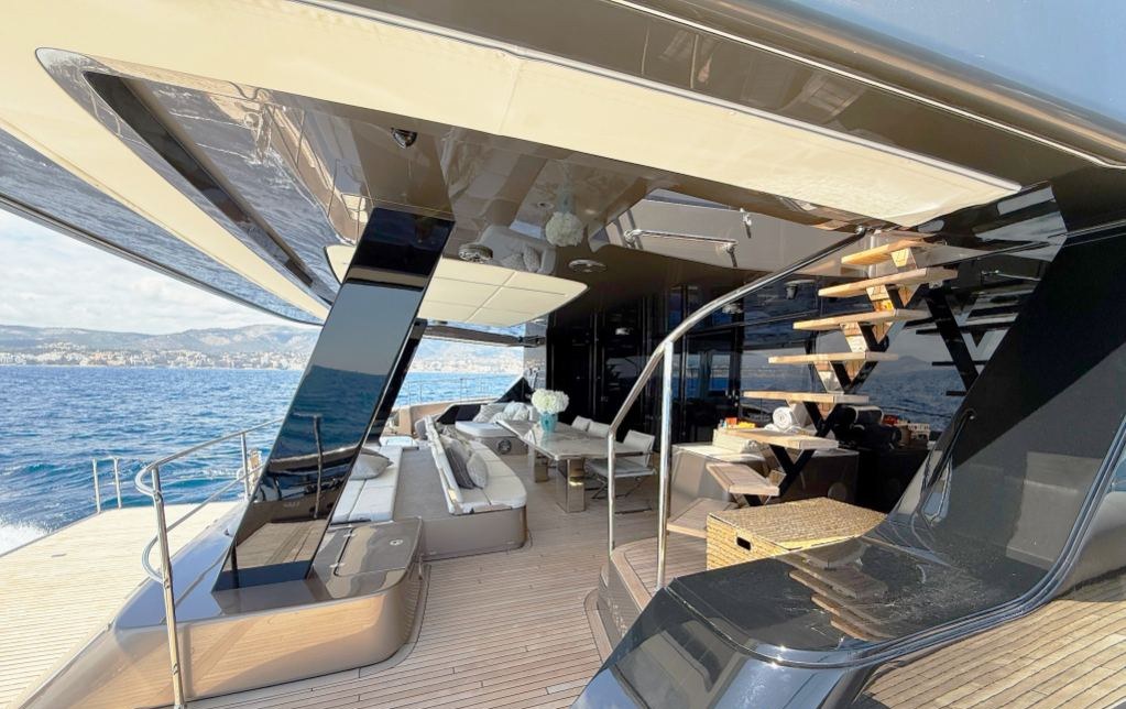 VOLTAIRE yacht charter 4
