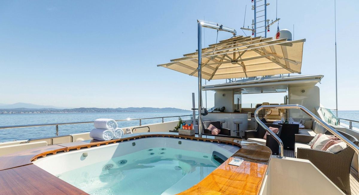 W EXPLORER yacht charter 2