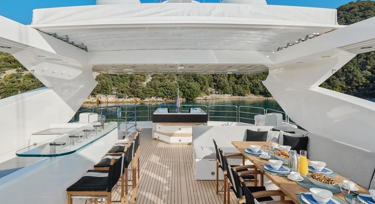 WICKED PLAY yacht charter 3