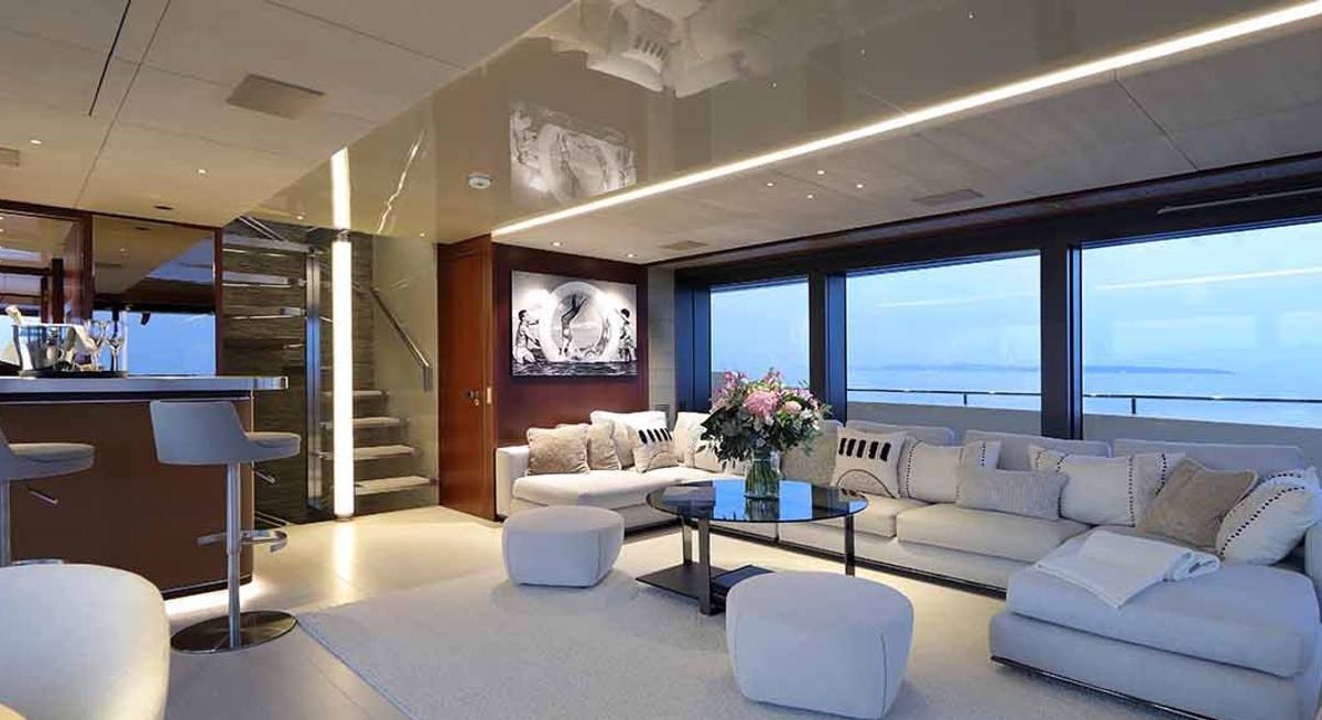X yacht charter 4
