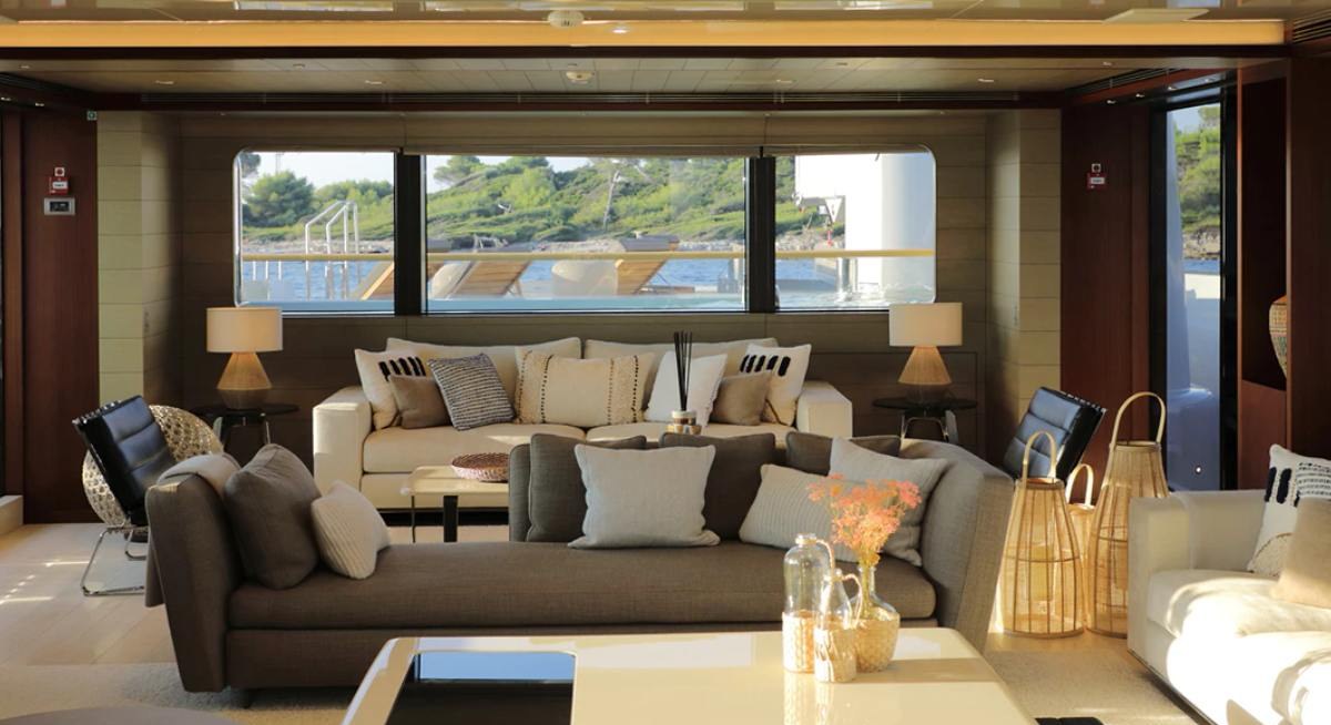 X yacht charter 3