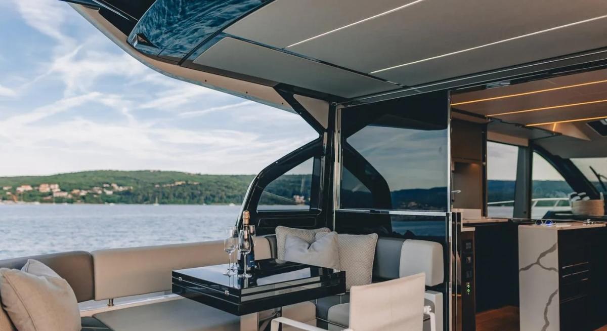 X2 yacht charter 4