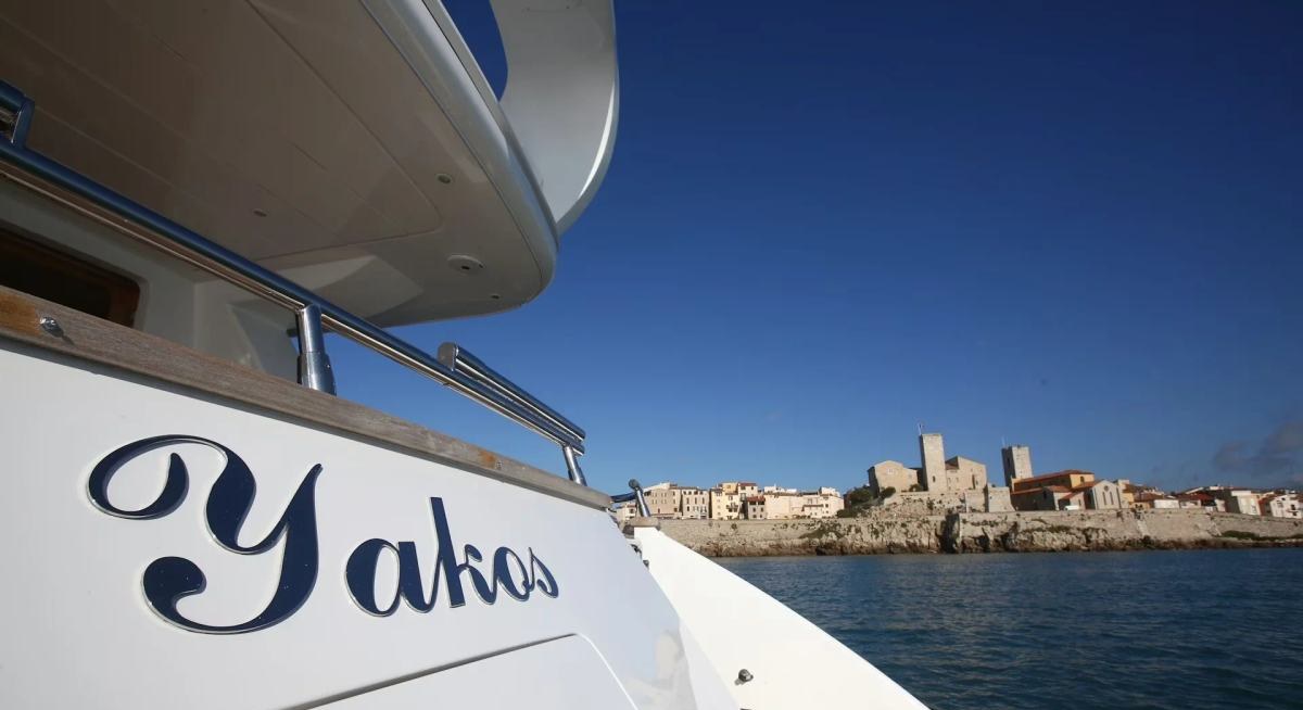 YAKOS yacht charter 4