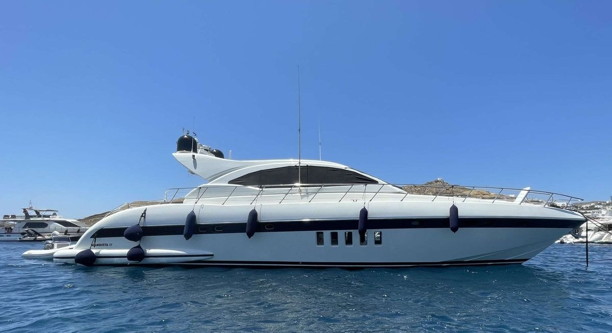 YALOOU DREAM yacht charter 1
