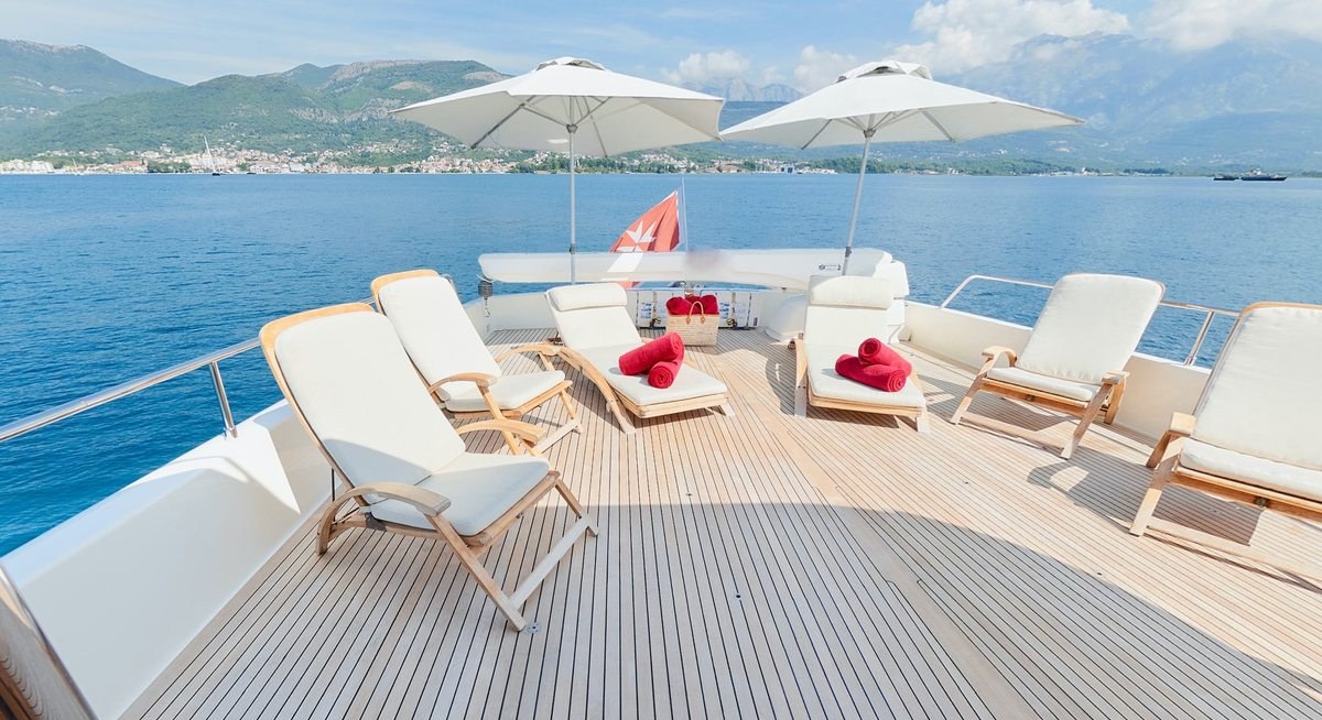 ZIA CANAIA yacht charter 1