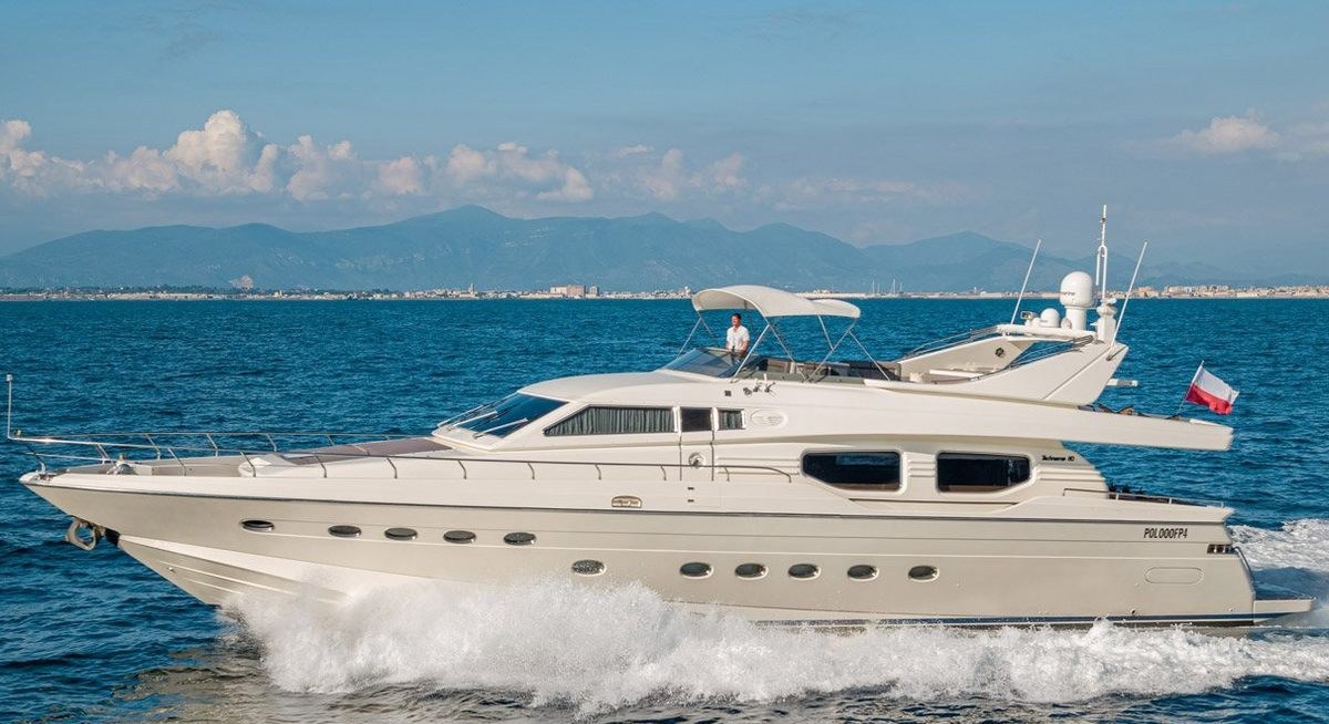 Yacht charter ZIHUATANEJO YACHT CHARTER
